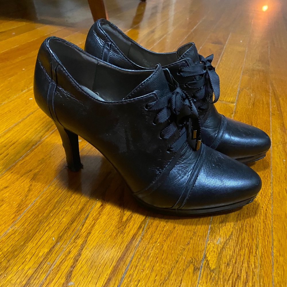 Barely worn Oxford/Loafer-style Heels